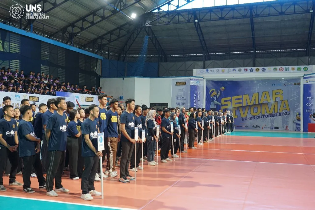 Deputi Pengendalian Penduduk Kementerian Kependudukan dan Pembangunan Keluarga/ BKKBN Berikan Kuliah Umum di UNS