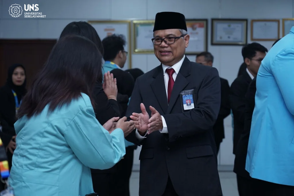 Deputi Pengendalian Penduduk Kementerian Kependudukan dan Pembangunan Keluarga/ BKKBN Berikan Kuliah Umum di UNS