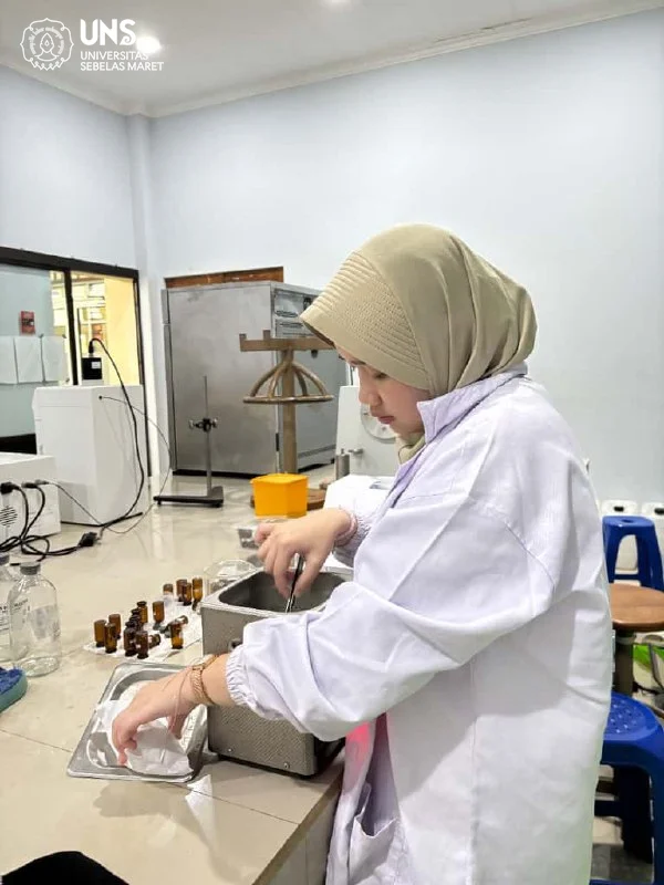 TIM PKM-RE UNS Kembangkan Inovasi Penghantaran Cerdas Terapi Psoriasis