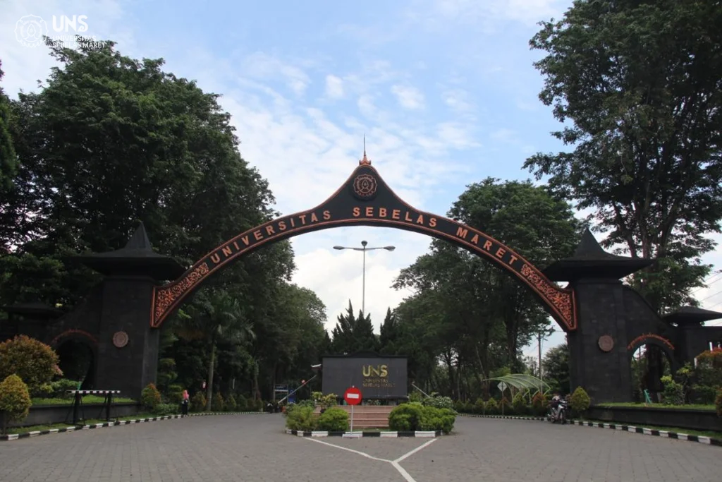 Pengurus IKA UNS Resmi Dilantik oleh Rektor